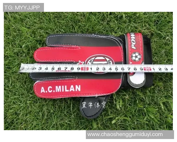 足球装备选购：护腕推荐_1